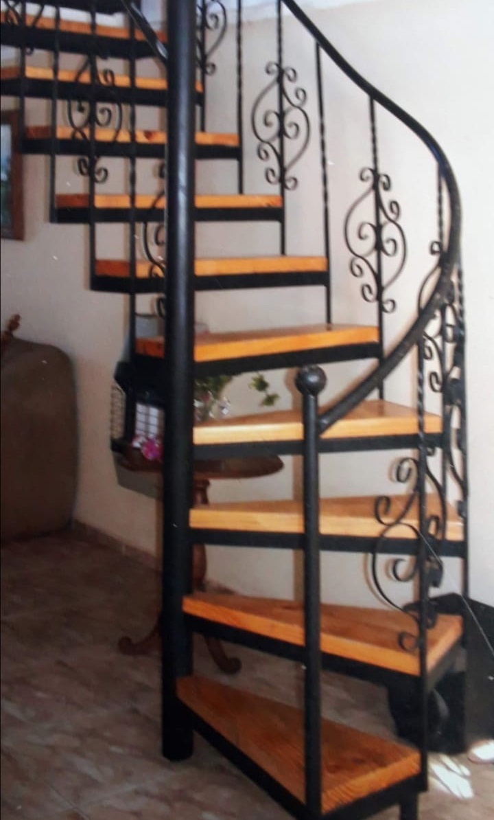Escalera Semicaracol colonial